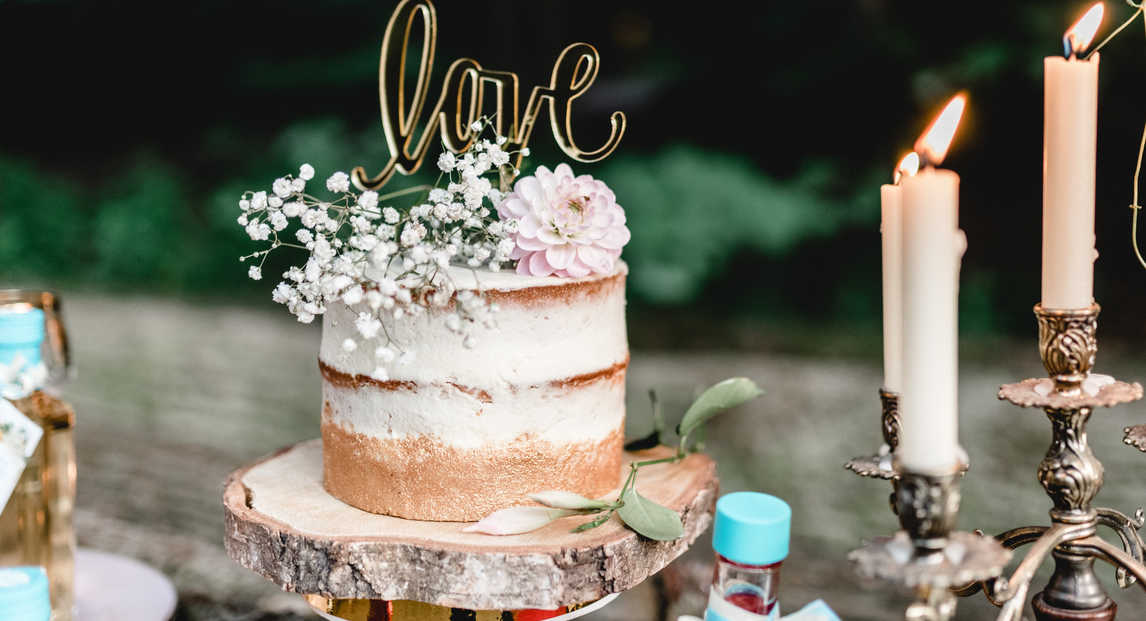 Minden, amit a saját esküvői torta készítéséről tudni kell – Készítsd el magad!